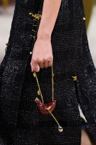 Look 27